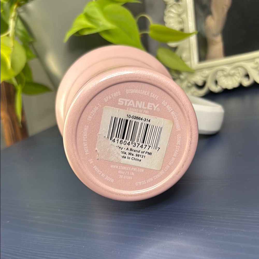 Stanley OG Pink Parfait Ombré 40 oz Tumbler. - Picture 4 of 6